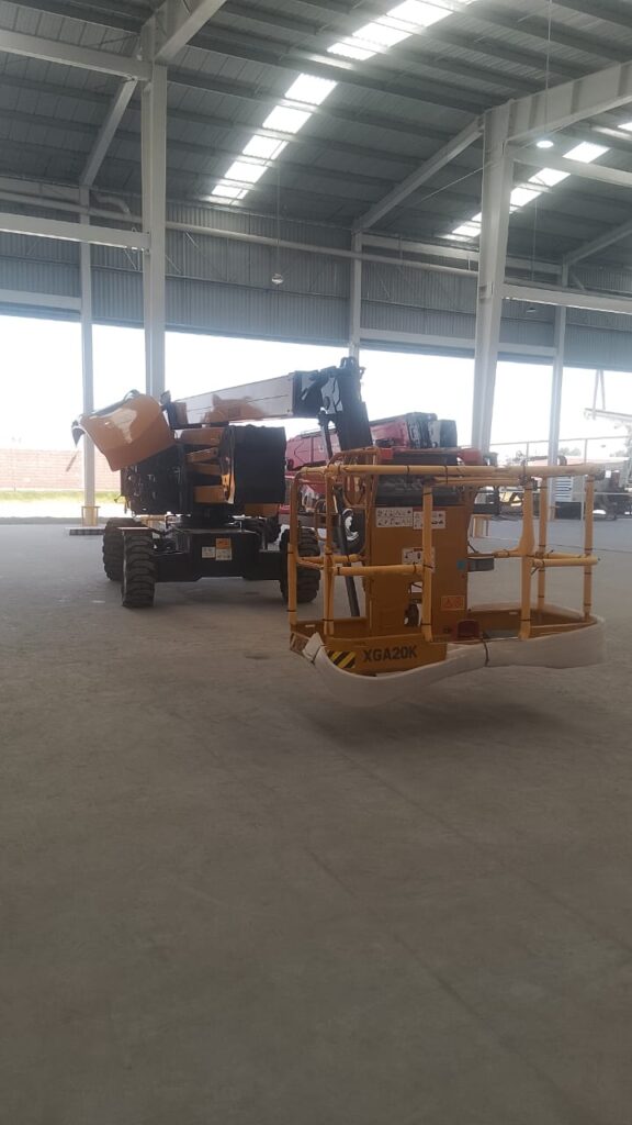 Plataforma de Elevacion Articulada  Marca XCMG Modelo XGA20K