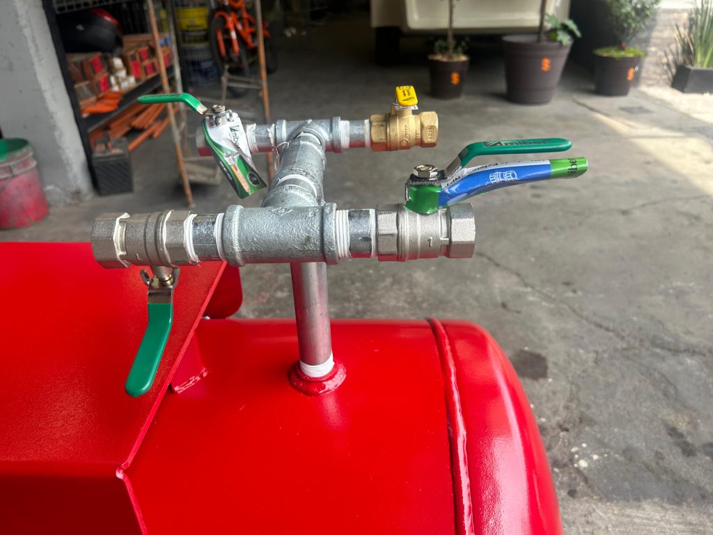 Tanque pulmon para aire comprimido de 500lts 4 salodas con conexionesny Manometro